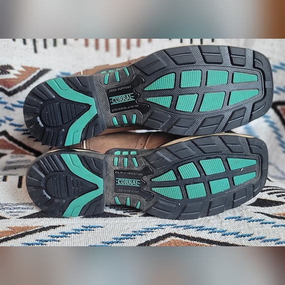 Corral Brown and Cream Embroidered Cowgirl Boots, Size 8 - Picture 7 of 10